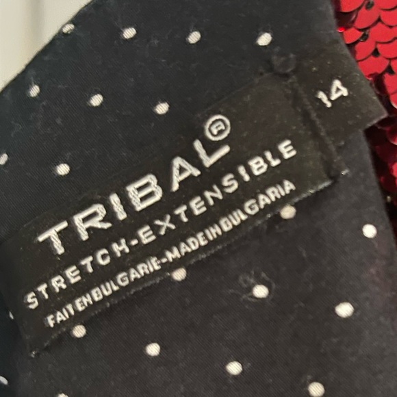 Polka dot dress just past knee length stretchy material - Picture 4 of 4